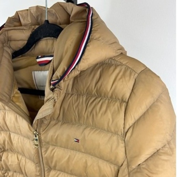 Tommy Hilfiger Puffer Jacket Women's Size Large Tan Hooded Water Resistant Warm - Picture 3 of 9